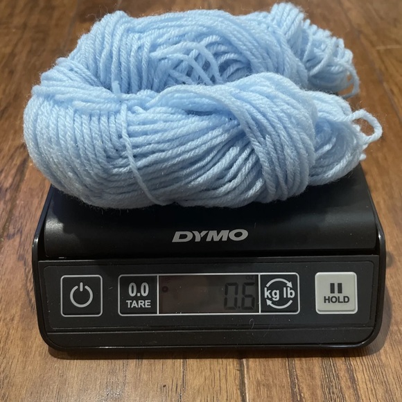 Dusty Blue / Light Blue Yarn 4-Ply 4.5 Ounces Partial Skeins Acrylic Lot Of 2 - Picture 4 of 10